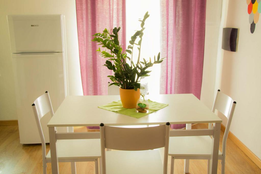 Appartamento Lilla Dei Buoni E Cattivi カリアリ 部屋 写真