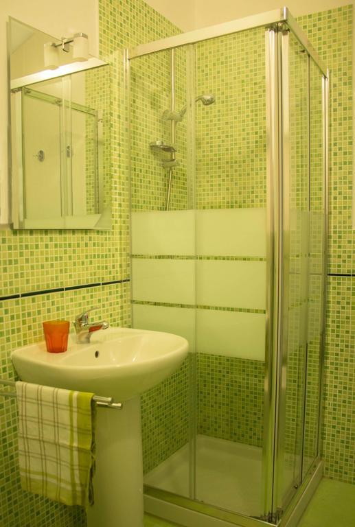Appartamento Lilla Dei Buoni E Cattivi カリアリ 部屋 写真